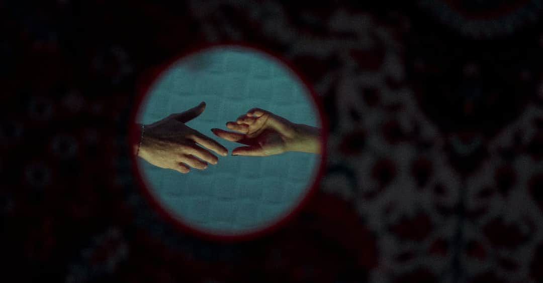 Skorpion i Wodnik - pasja i intelekt w związku idealnym? Poznaj tajemnice tej pary znaków zodiaku!