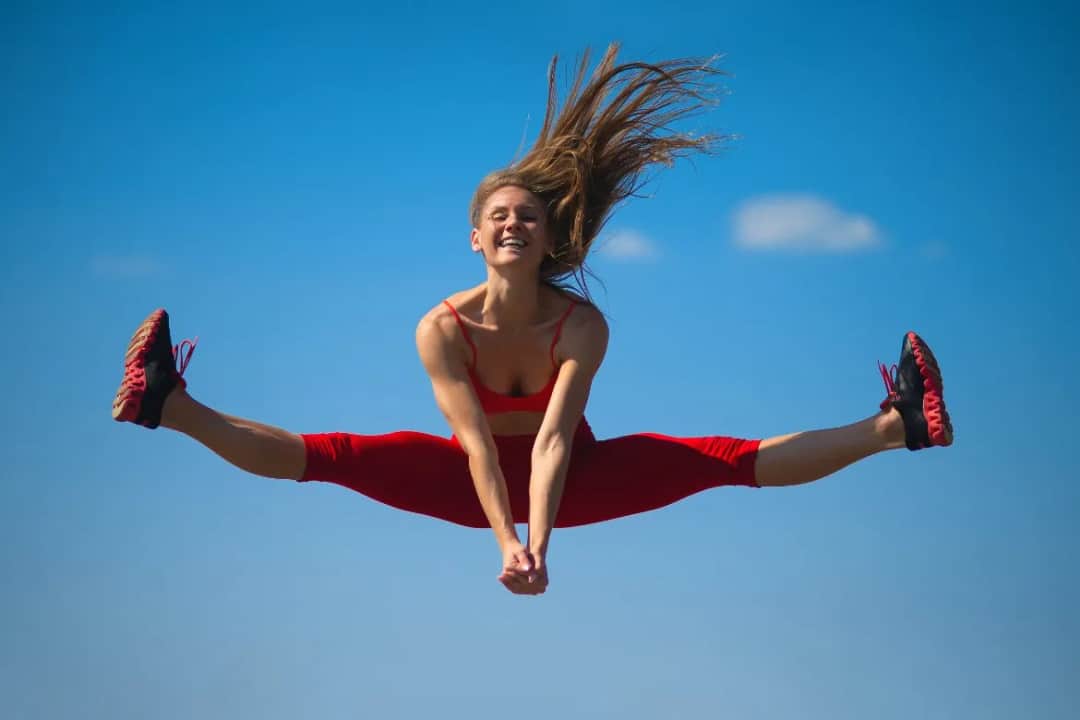 Jak wykonać szpagat jak Van Damme? Sekrety treningu mistrza!