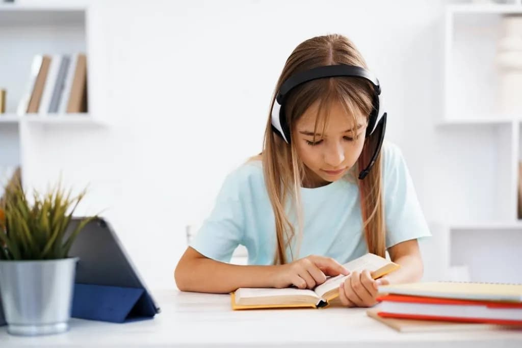 Czy szkoła w chmurze jest płatna? Sprawdź koszty i korzyści platformy edukacyjnej