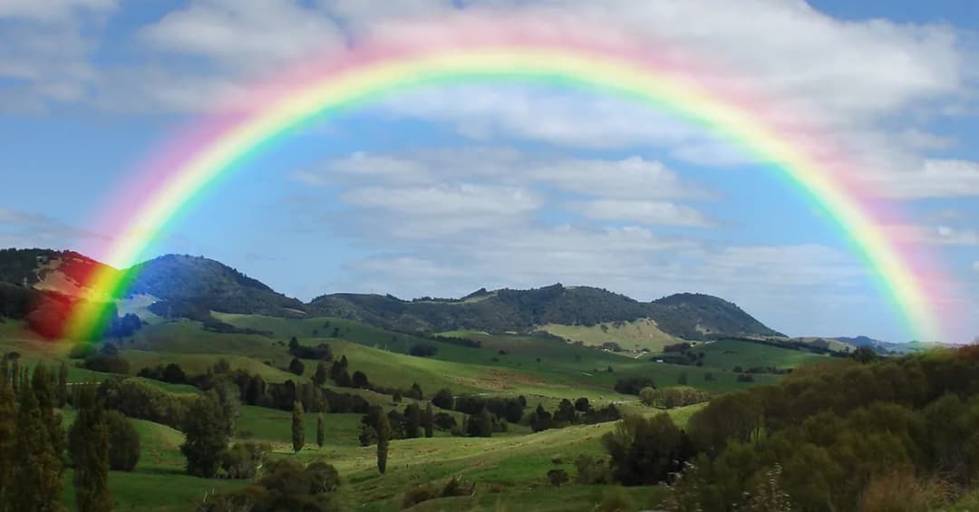 Fascynujące zjawisko tęczy: poznaj naukowe wyjaśnienie jej powstawania
