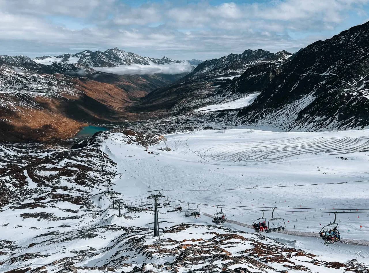Jaskinie na lodowcu i realy Maso Corto - czemu warto odwiedzić Val Senales?