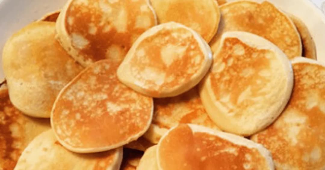 Placuszki twarogowo-bananowe - przepis na pyszne i zdrowe śniadanie